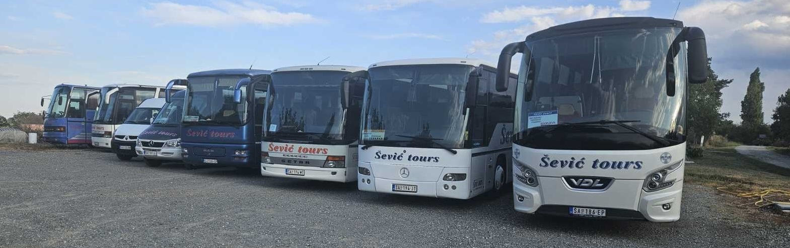 Vozni park kompanije Šević Tours u Vladimircima